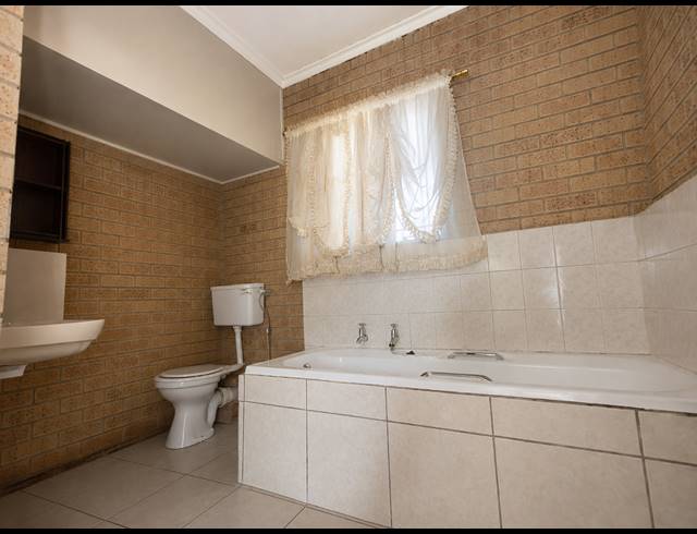 3 BEDROOM HOUSE FOR SALE IN BONANNE